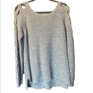 Grey sweater with twist